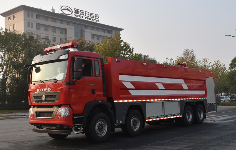 消防車廠家新東日專汽來說說消防車冬天如何做好檢查防護工作?